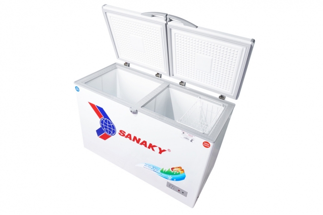 Lòng tủ đông Sanaky VH-4099W1 được làm từ côi phẳng phủ nhựa