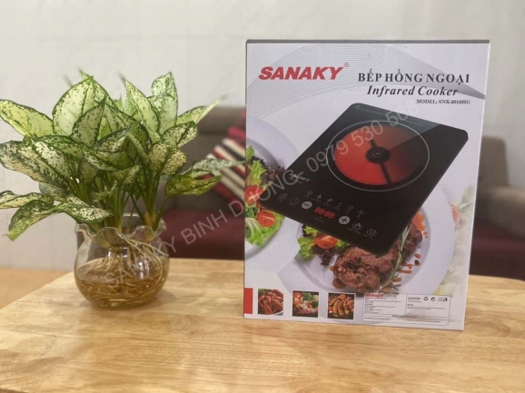 Hình ảnh bên ngoài hộp bếp hồng ngoại Sanaky SNK2018HG