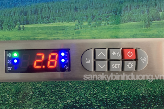 Bảng điều khiển nhiệt độ tủ mát sanaky bằng đèn LED